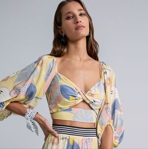 Lez a Lez Tropical Fruit Print Crop Top Size L Puff Sleeve Smocked Back Brazil